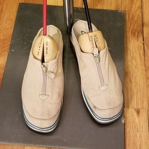 Clark zip up walking shoes